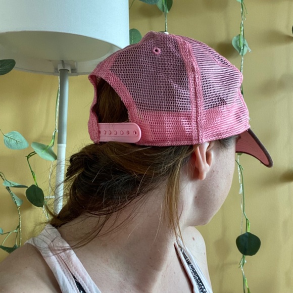 TLC Miami Ink Embroidered Sparrow + Rose Tattoo, Pink Mesh Snapback Trucker Hat - Picture 3 of 12